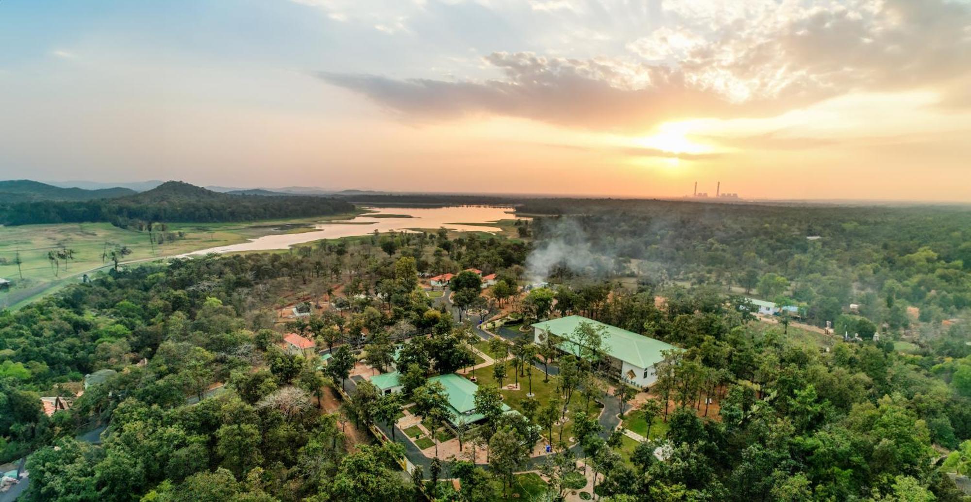 Palash The Jungle Resort Gondia Екстериор снимка