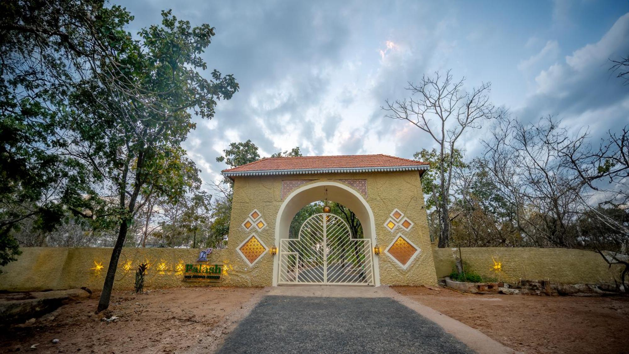 Palash The Jungle Resort Gondia Екстериор снимка
