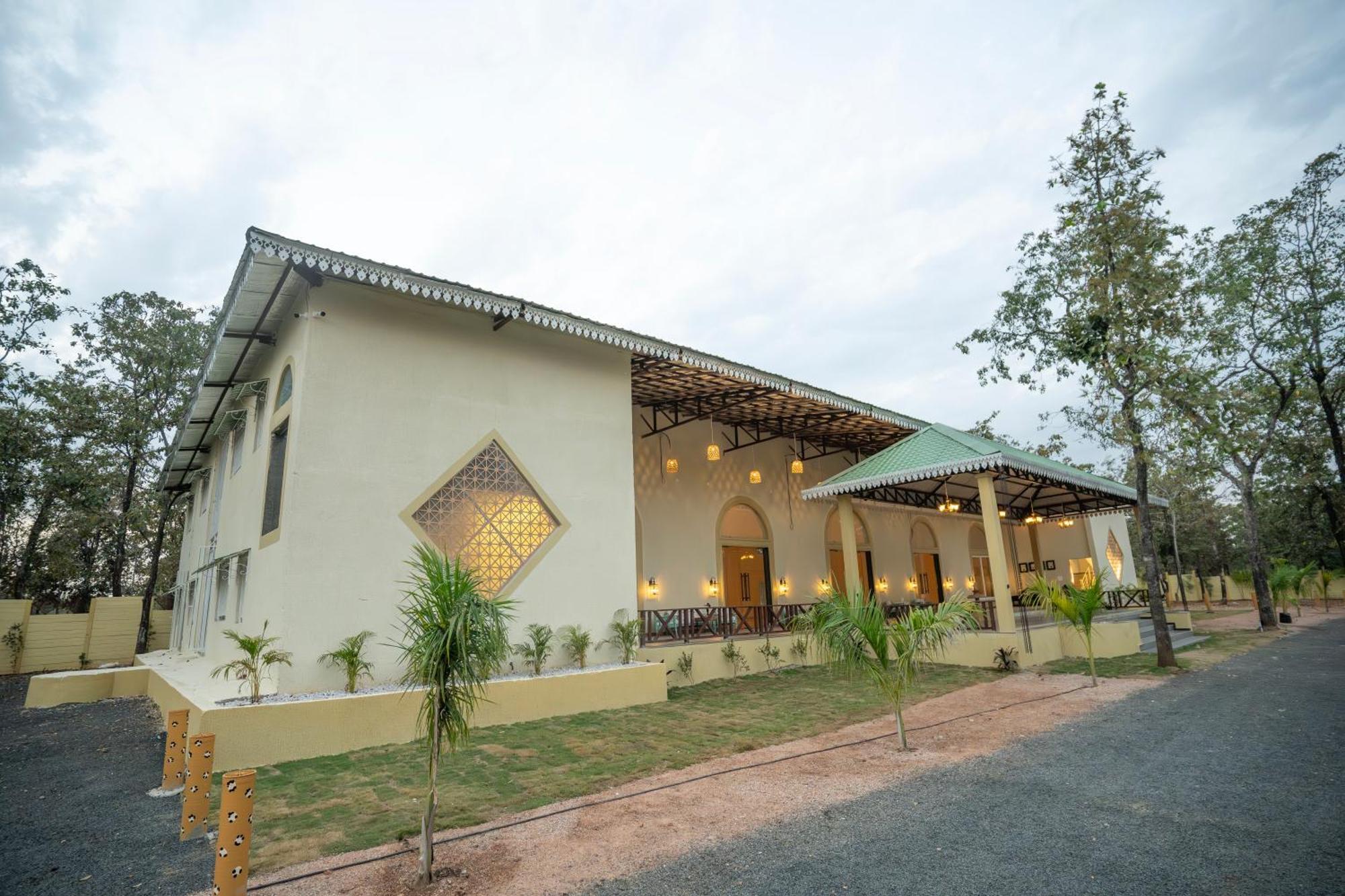 Palash The Jungle Resort Gondia Екстериор снимка
