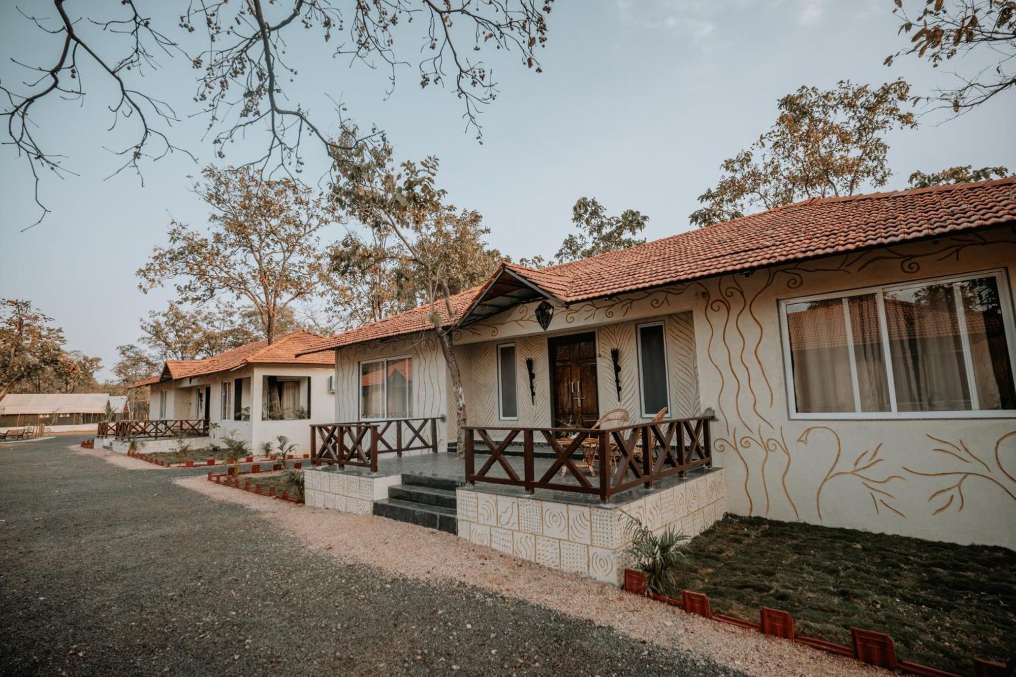 Palash The Jungle Resort Gondia Екстериор снимка