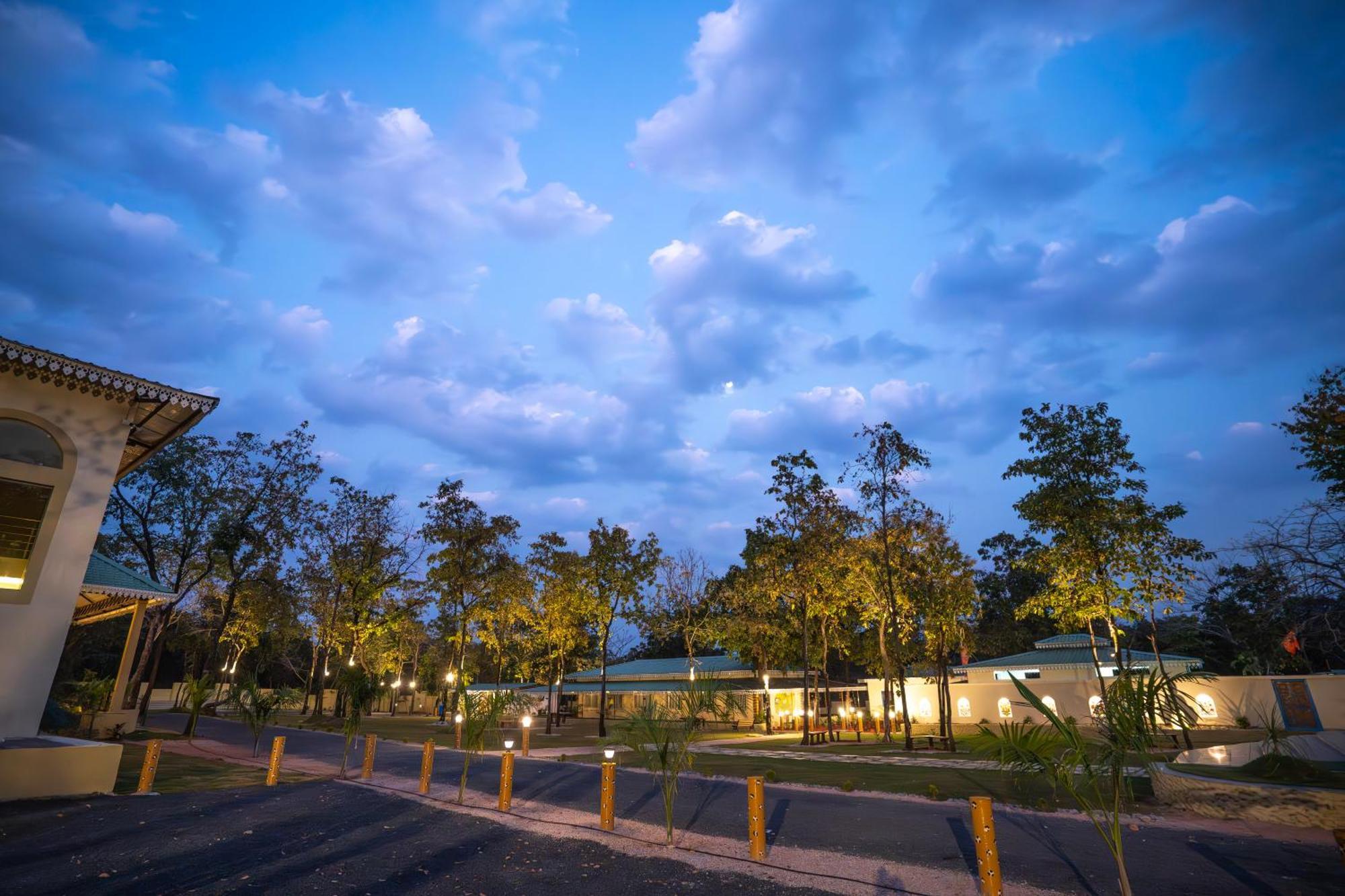 Palash The Jungle Resort Gondia Екстериор снимка