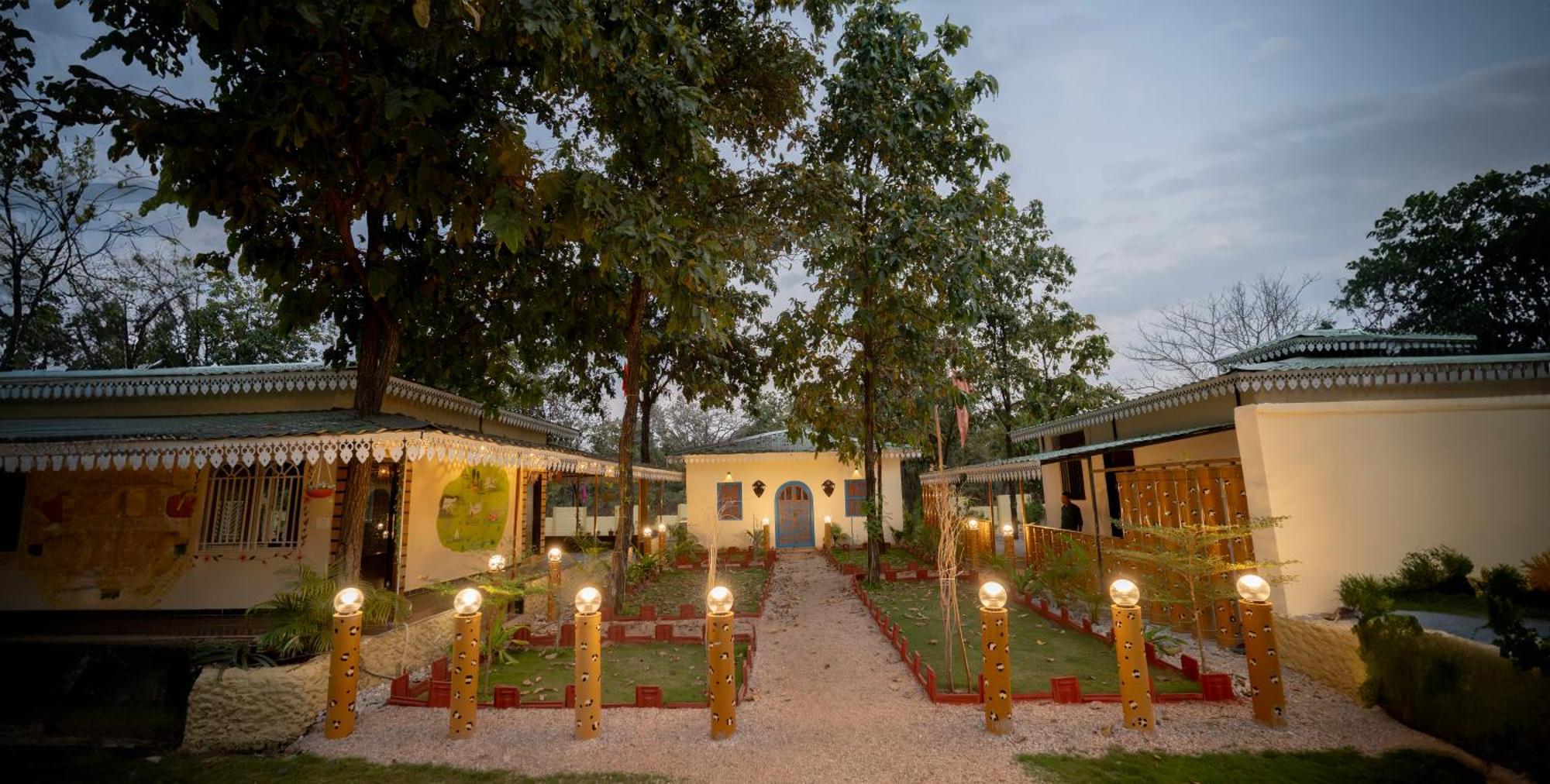Palash The Jungle Resort Gondia Екстериор снимка