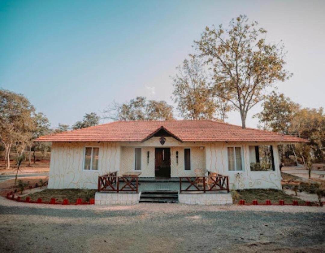 Palash The Jungle Resort Gondia Екстериор снимка